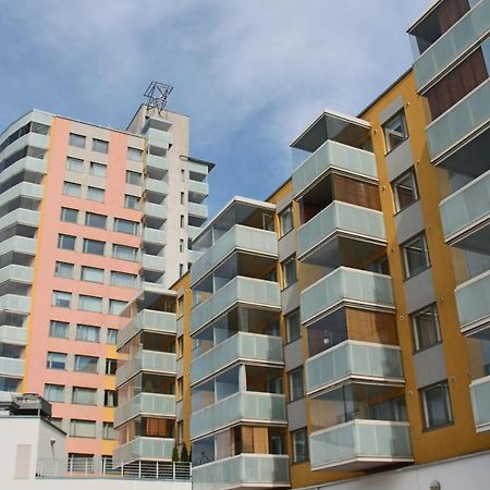 New Modern 4-Room Apartment With Big Balcony And Undeground Parking In Center Of تالين المظهر الخارجي الصورة