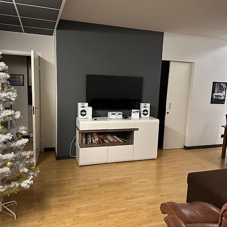 New Modern 4-Room Apartment With Big Balcony And Undeground Parking In Center Of تالين المظهر الخارجي الصورة