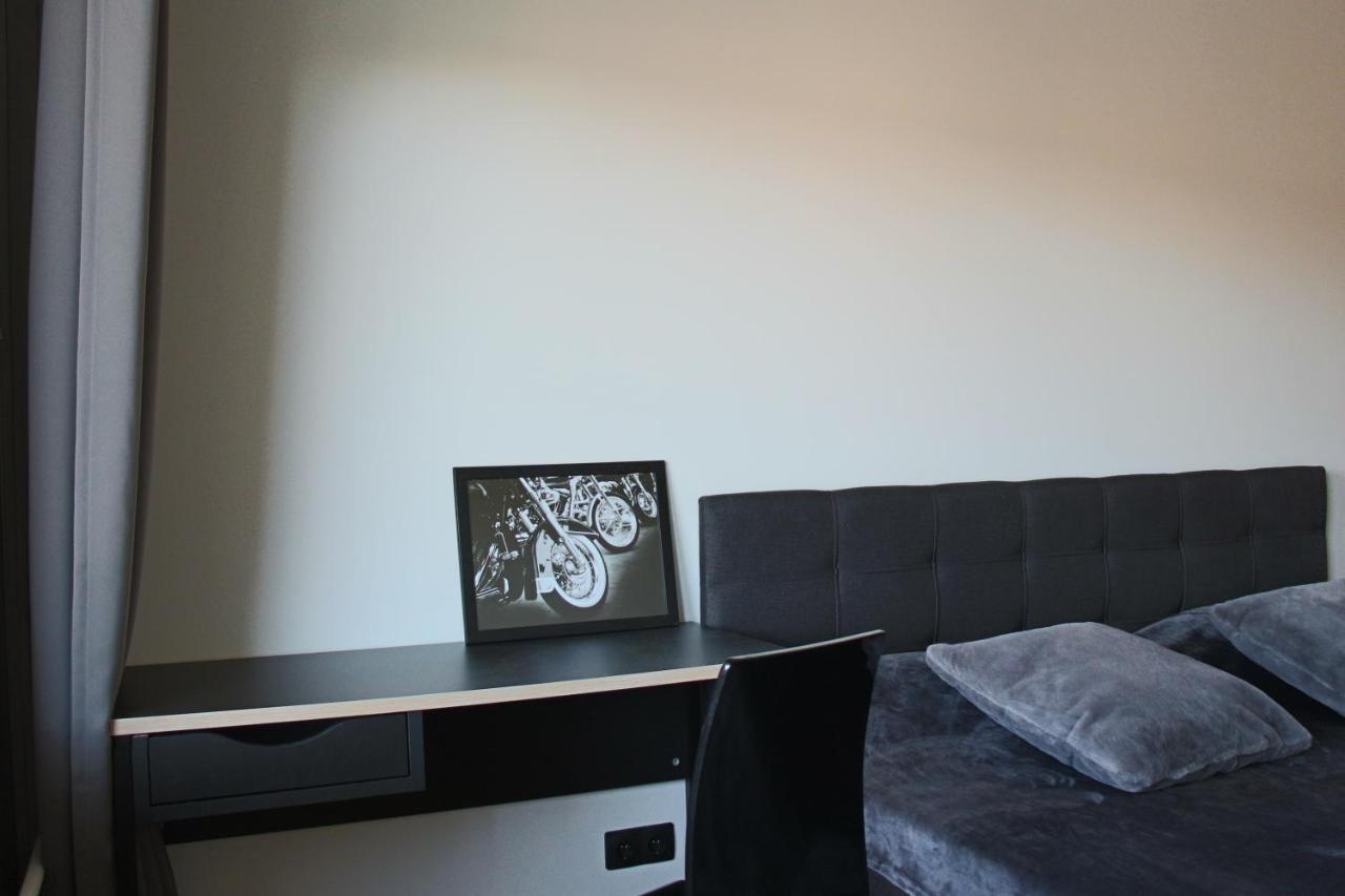 New Modern 4-Room Apartment With Big Balcony And Undeground Parking In Center Of تالين المظهر الخارجي الصورة