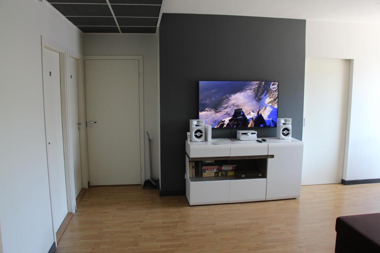 New Modern 4-Room Apartment With Big Balcony And Undeground Parking In Center Of تالين المظهر الخارجي الصورة