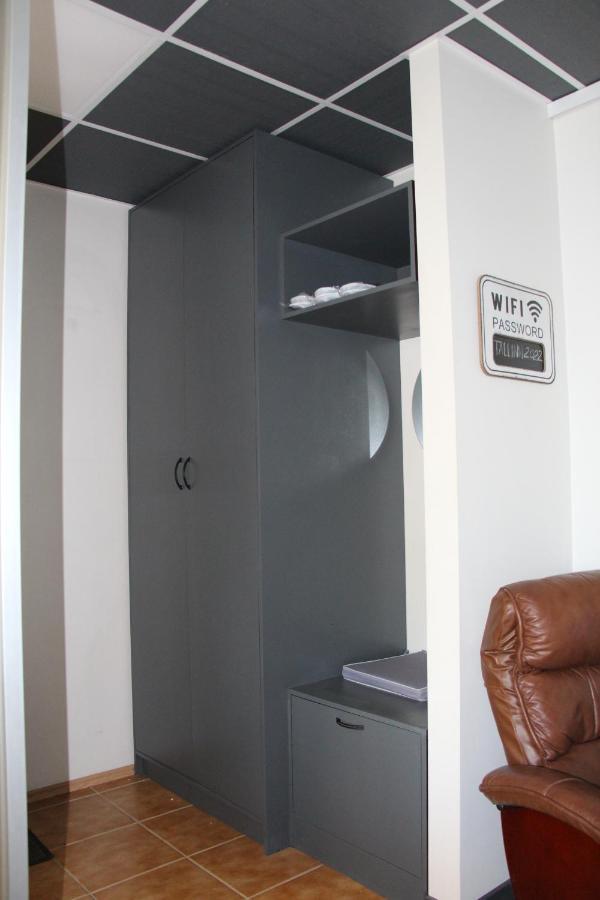New Modern 4-Room Apartment With Big Balcony And Undeground Parking In Center Of تالين المظهر الخارجي الصورة