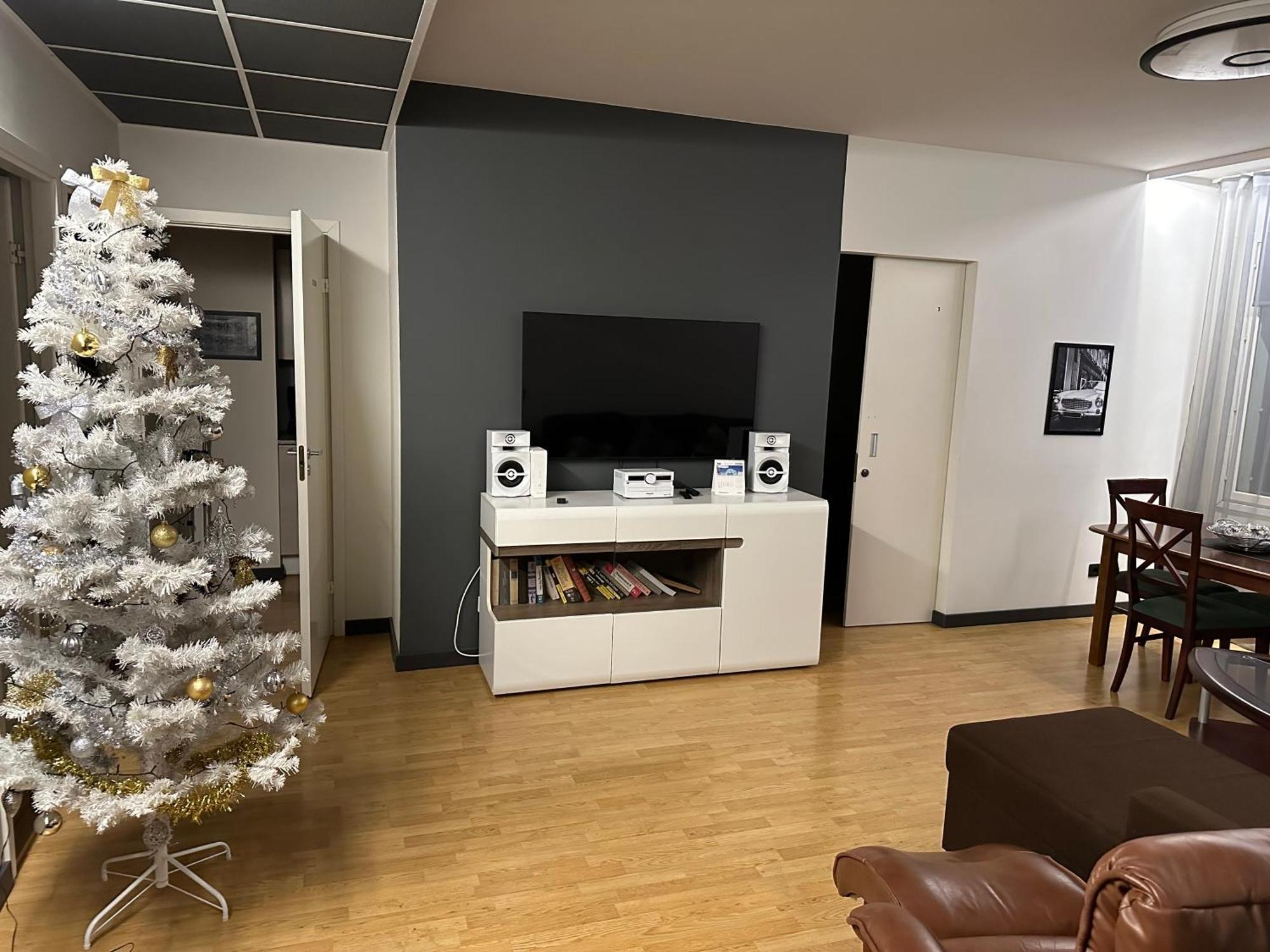 New Modern 4-Room Apartment With Big Balcony And Undeground Parking In Center Of تالين المظهر الخارجي الصورة